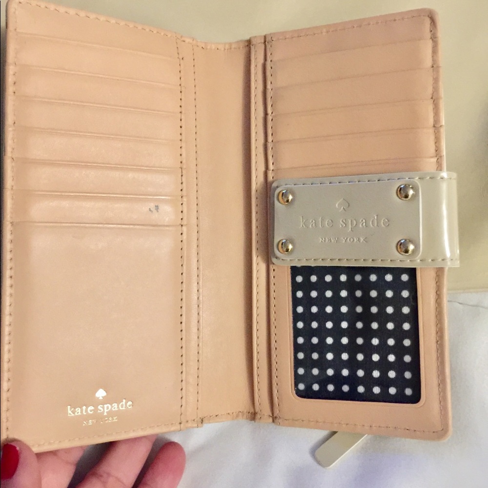 Kate Spade💕 - Picture 6 of 6